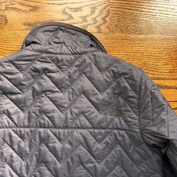 North Face navy lightweight puffer jacket - Picture 2 of 5